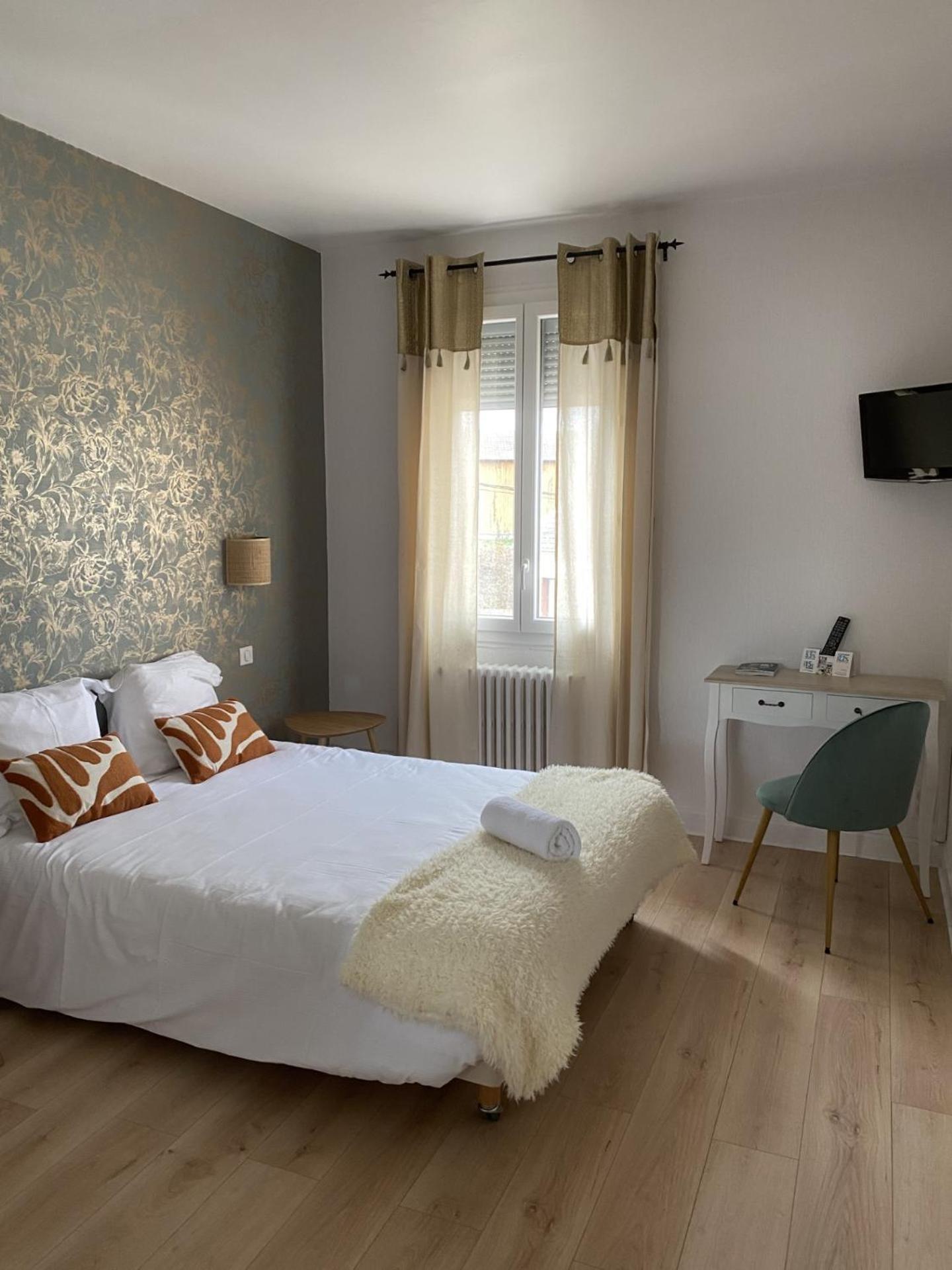 Hotel Aux Vendanges De Bourgogne Paray-le-Monial Exterior photo
